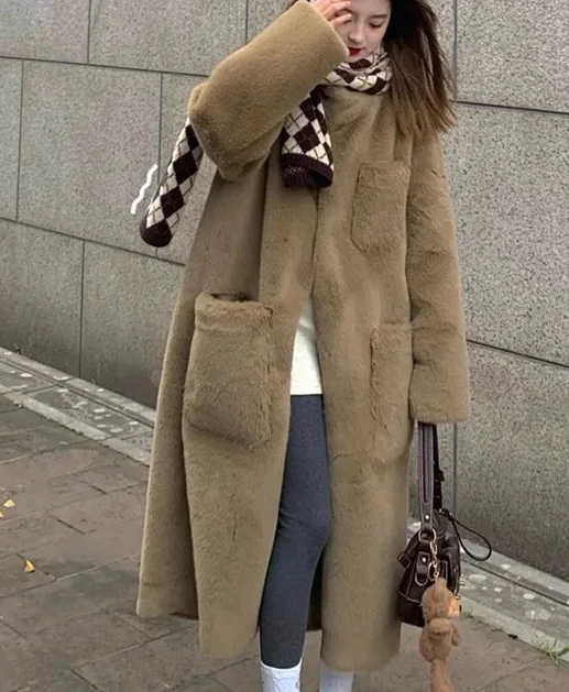 Рисунок 2 - Зимняя женская одежда 2023