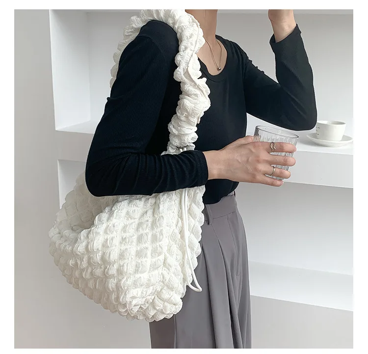 

Fashion Portable Bubble Flower Tote Bags Lady Solid Color Pleated Cloud Designer Handbag Handheld Shoulder Shopping Bag