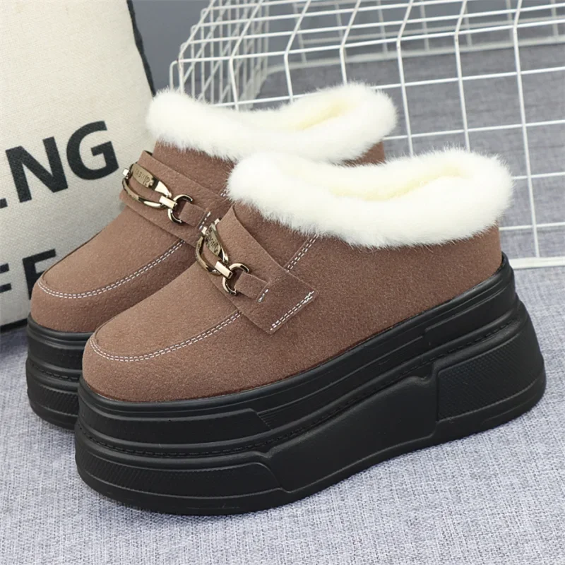 Женские зимние кроссовки без шнуровки на очень высоком каблуке 10 см