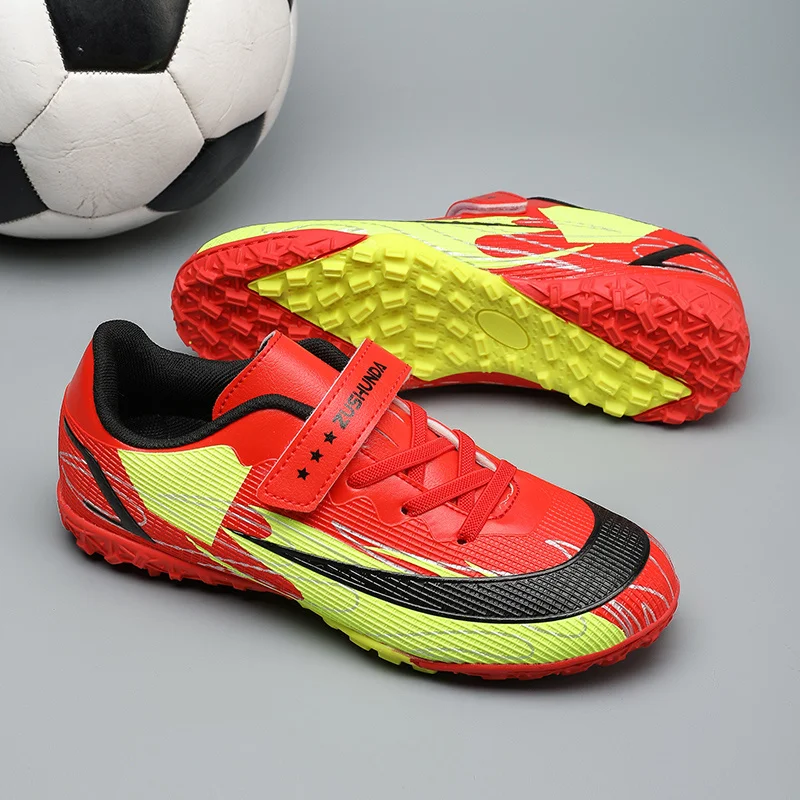 2023 Fashion Red Children Football Shoes Turf Non-slip Kid's Soccer Boots Light Breathable Kids Futsal Shoes zapatos futbol niño