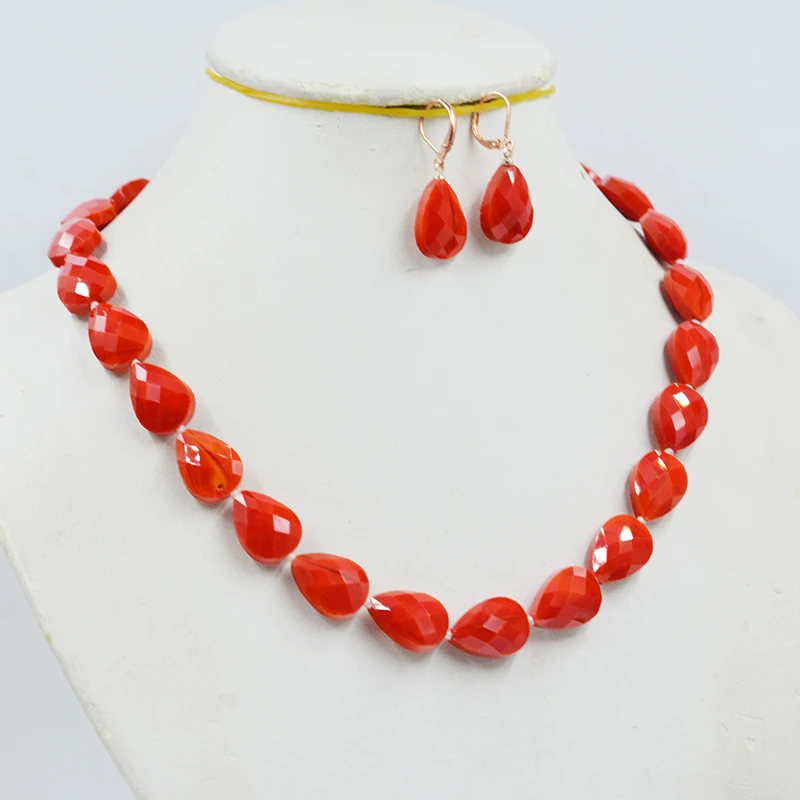 Красиво! Комплект из колье и серёг с кристаллами в форме капли 13 х18 мм