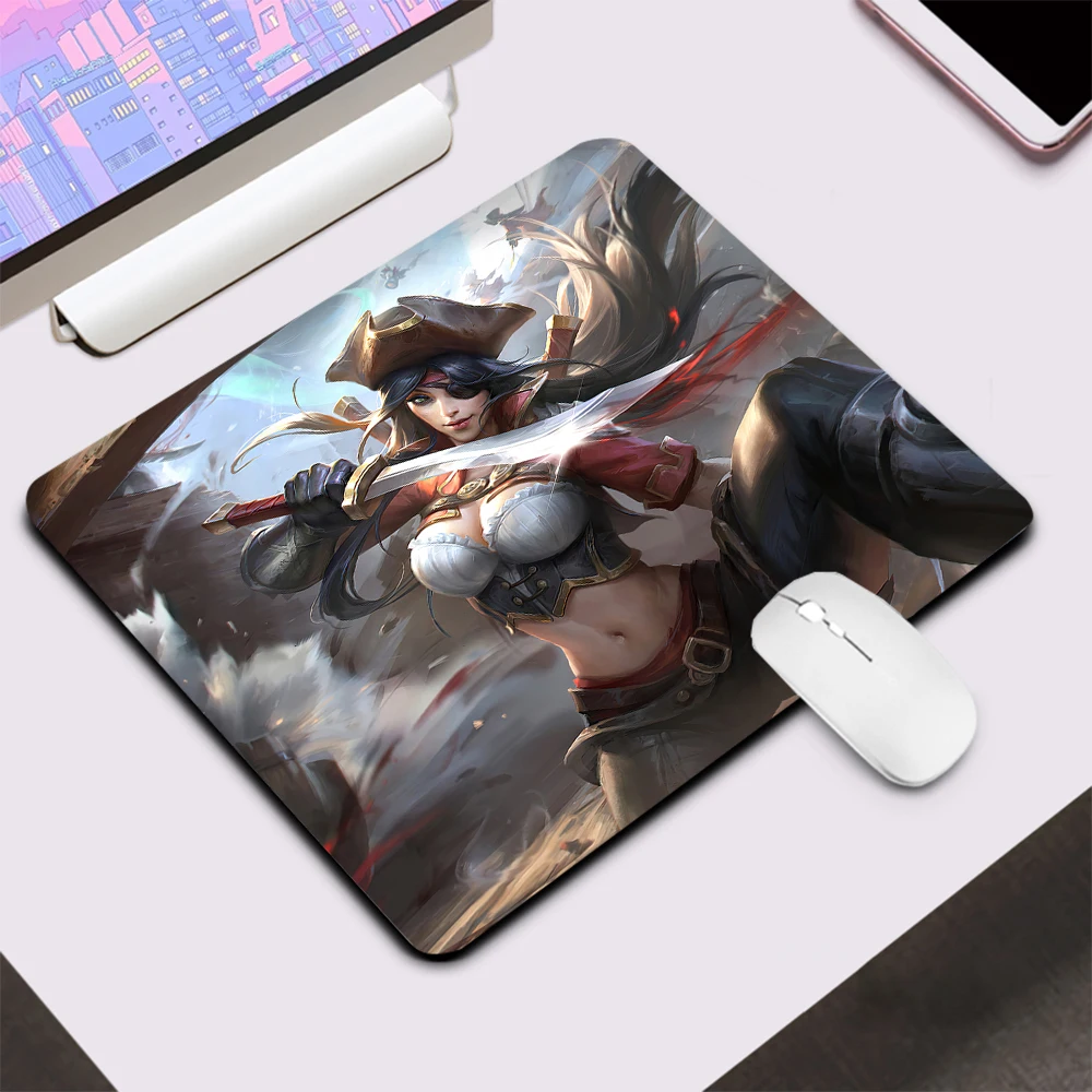 Небольшой Игровой Коврик для мыши League of Legends katарина компьютерный коврик