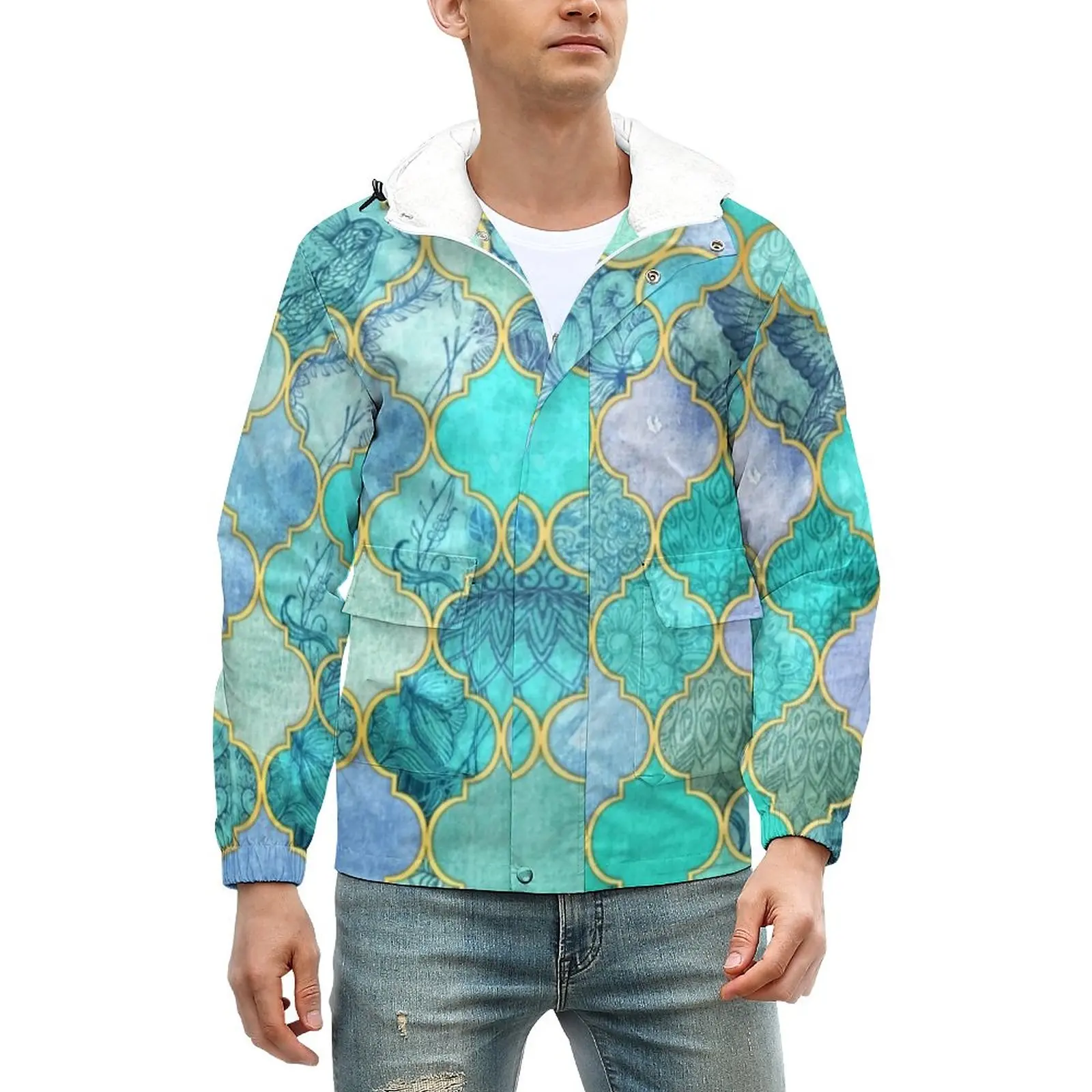 

Теплая куртка в стиле барокко, с металлическим принтом, на молнии