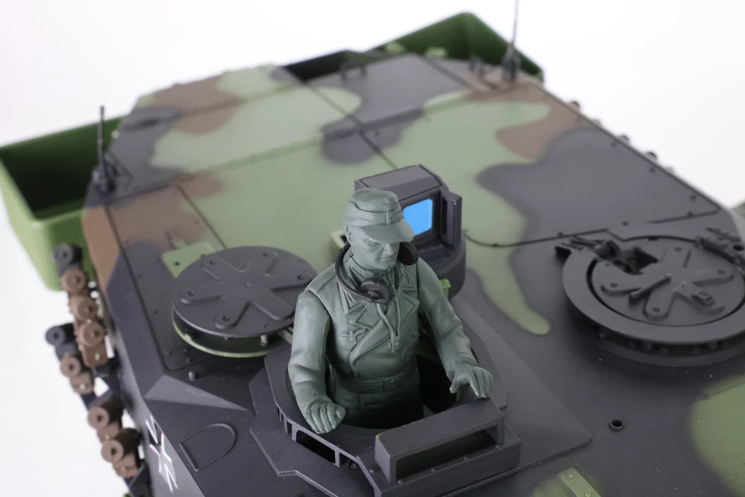 2 4 ГГц HENG LONG 1/16 7 0 Пластиковый Leopard2A6 Радиоуправляемый танк 3889 с вращением на 360