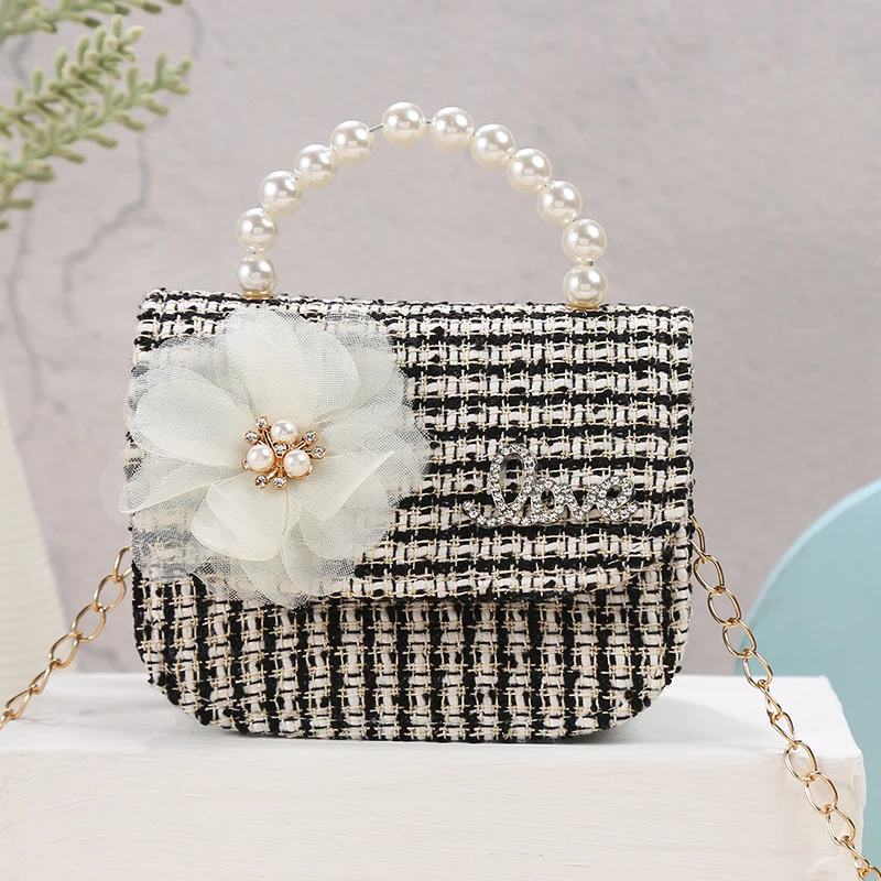 Fashion LOVE Letter Girl Shoulder Messenger Bag Kawaii Flowers Pearl Portable Crossbody Chain Kids Bag Coin Purse Chain Handbag