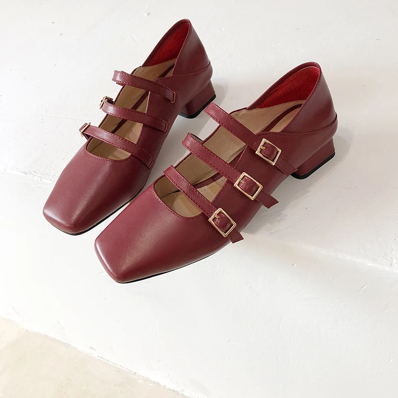 

Сандалии женские с квадратным носком, босоножки на ремешке с красной пряжкой, модная обувь с закрытым каблуком, туфли-лодочки, лето