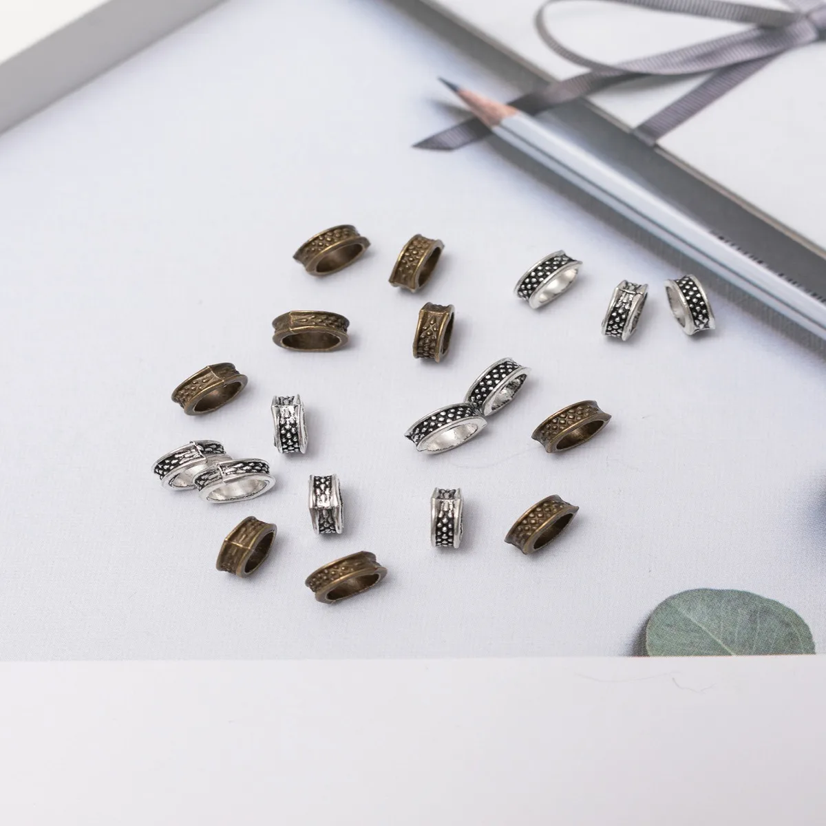 

Hair Charms Dirty Braid Buckle Metal Ornament Hair Ring Retro Headdress Decorative Braided Hair Embellish Headdress Scrunchie