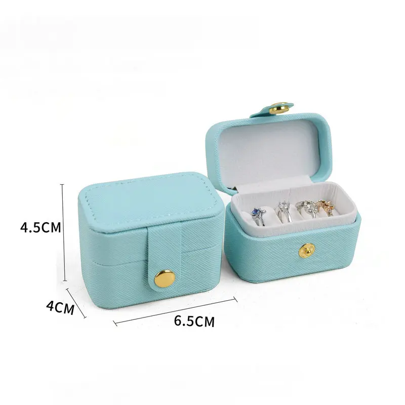 

Кожаная мини-шкатулка для украшений QIAO