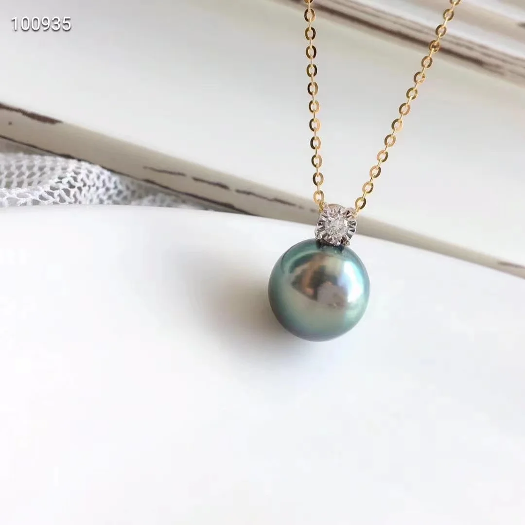 

Tahiti Black Pearl Necklace perfect match