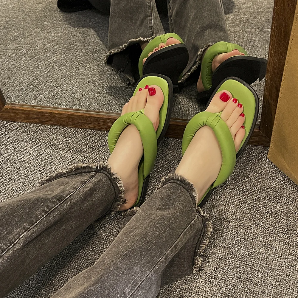 

Пляжная обувь, женские тапочки, уличные шлепанцы, резиновые шлепанцы, низкие сланцы, сабо, мягкие 2023, гавайская плоская ткань, шитье, Копытный каблук