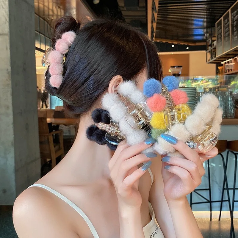 

Winter Plush Hair Claw Elegant Acrylic Hairpins Faux Fur Hair Clip Barrette Crab Headwear for Women Girls Hair Accessories