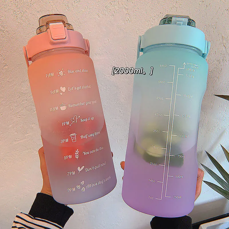 

Вместительная бутылка для воды объемом 2 л, соломенная чашка, высокотемпературная пластиковая чашка для воды, уличная Матовая бутылка для в...