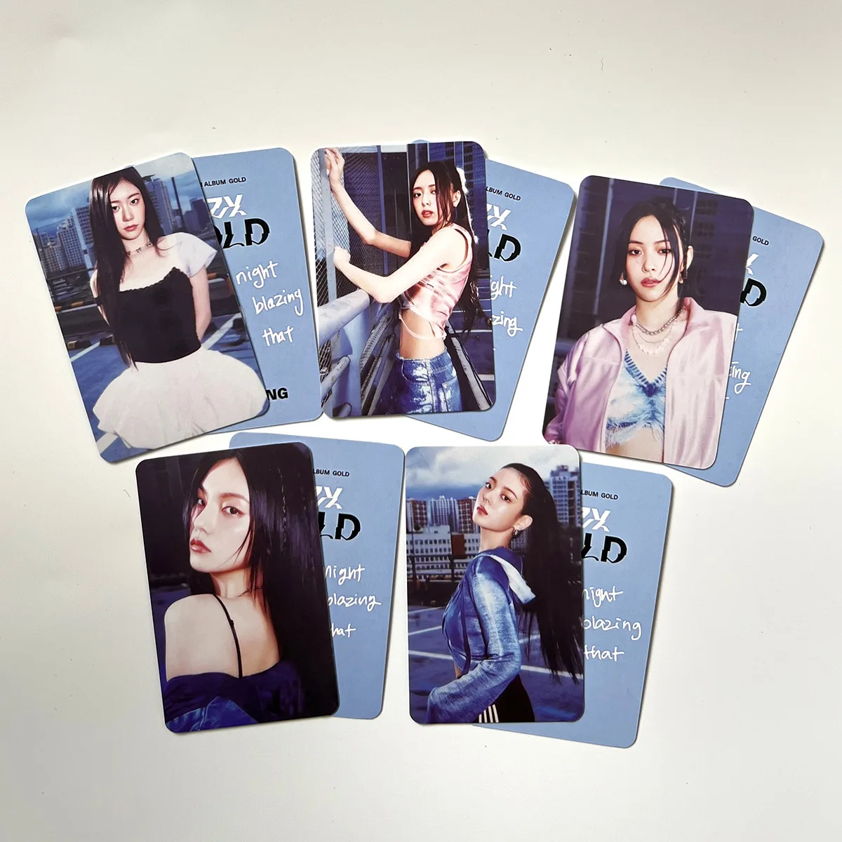 Мини-альбом KPOP ITZY 《GOLD》Фотокарты YEJI RyuJin WITHMUU LUCKY DRAW LOMO Cards Коллекция фанатов ChaerYeong