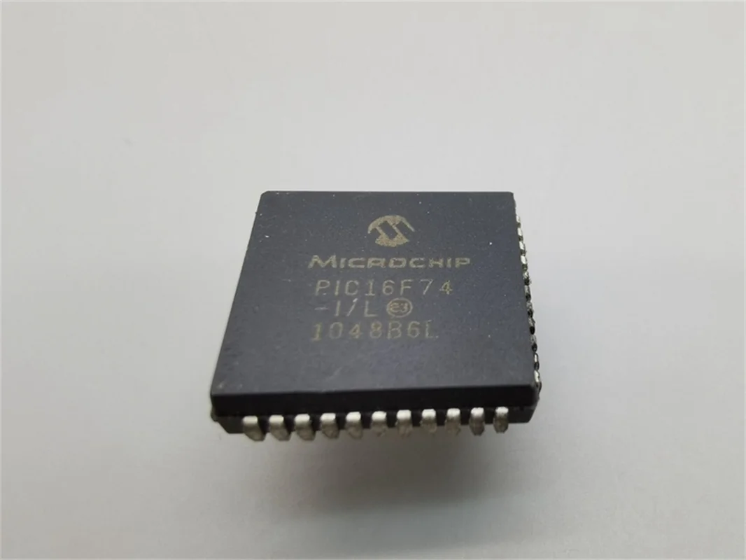 Совершенно новый импортный PIC16F74 PIC16F874-20 PIC16F877-04 PIC16F877-20 PLCC