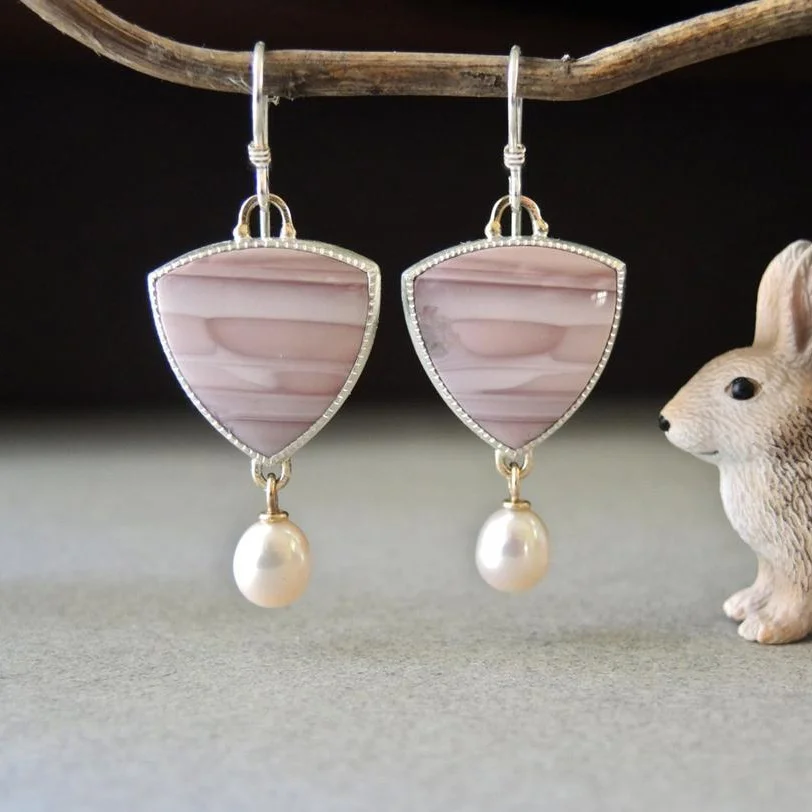 

Unique Women's Fashion Natural Pink Stone and Pearl Hook Drop Earrings Bride Wedding Engagement Party Earring