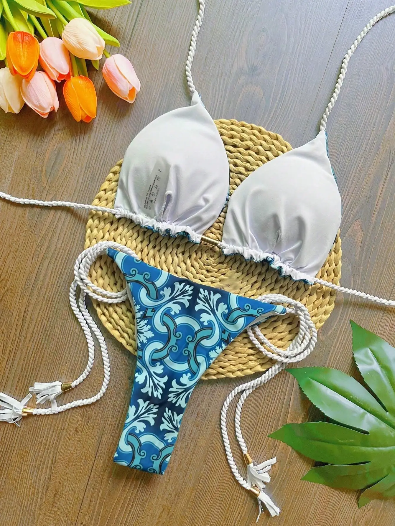 Очаровательный женский комплект бикини с принтом и низкой талией в пляжном стиле