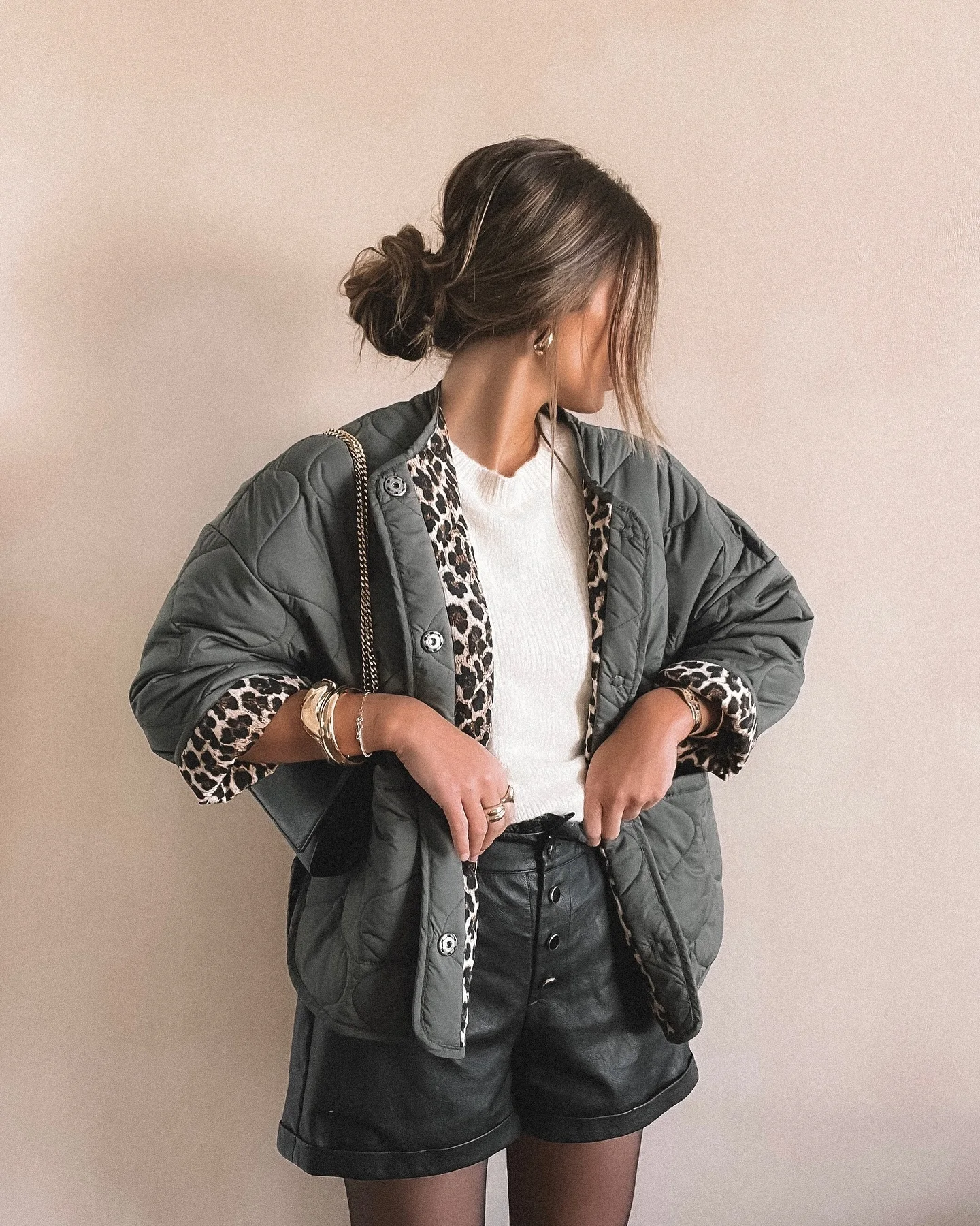 Женская стеганая куртка с леопардовым принтом