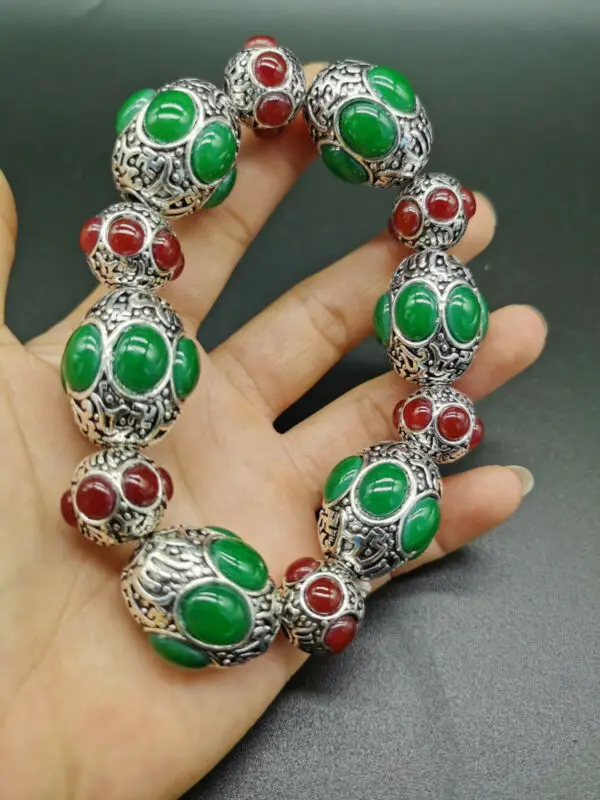 China Old Tibet Silver Carving Flower Inlaid Red Green Jade Bracelet Collection Ornaments Statues for Decoration