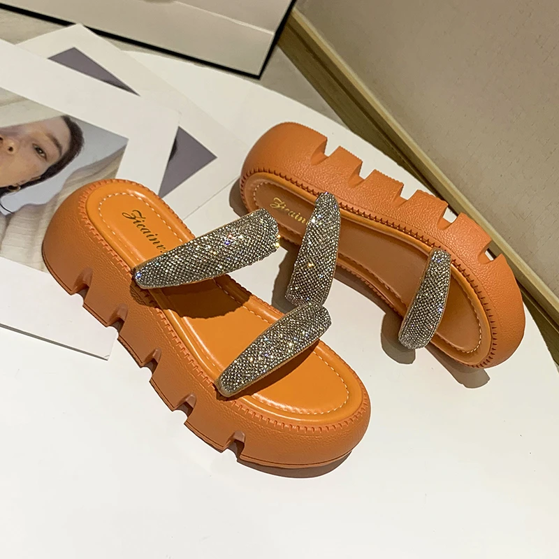 Женские босоножки на танкетке оранжевые сандалии массивной нескользящей