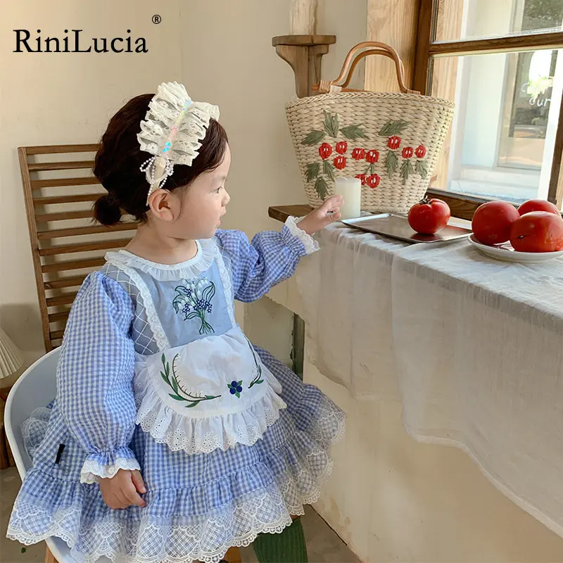 

Платье детское весенне-летнее с оборками и длинными рукавами