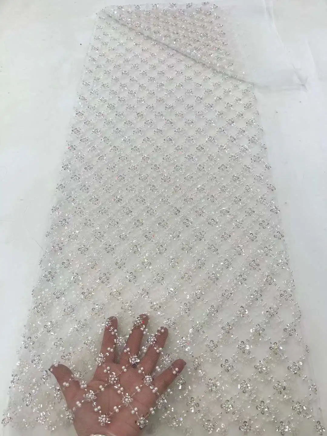 

2023 Yellow Luxury Elegant Beaded Lace Fabric African Tulle Fabric with Sequins Embroidery French Mesh Lace Bride Wedding