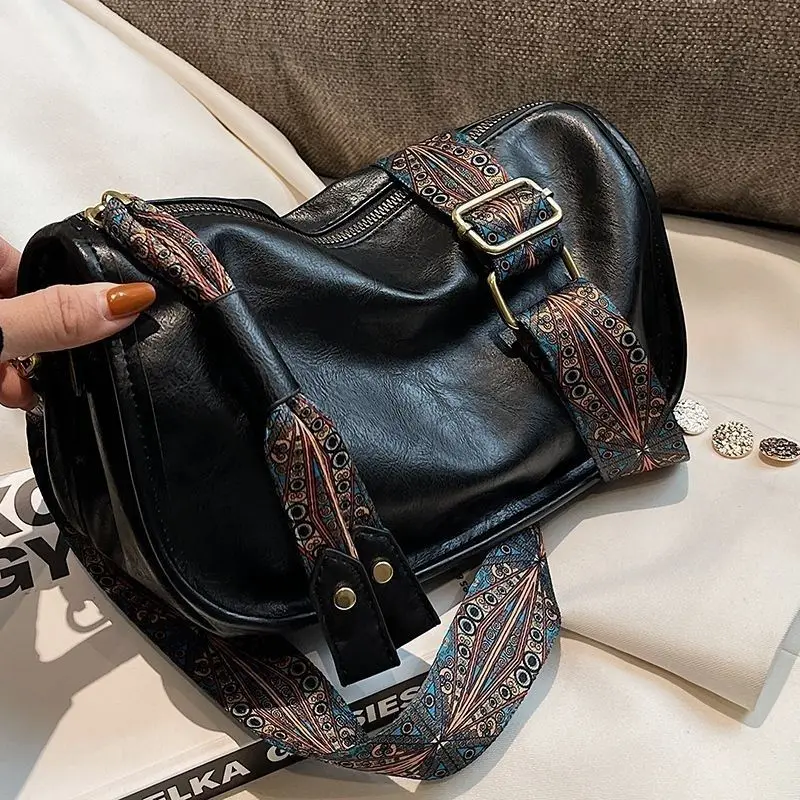 Popular Bag Women's Large Capacity 2023 New Fashion Broadband Messenger Bag Vintage Bohemian Wind Dumpling Bags 2023