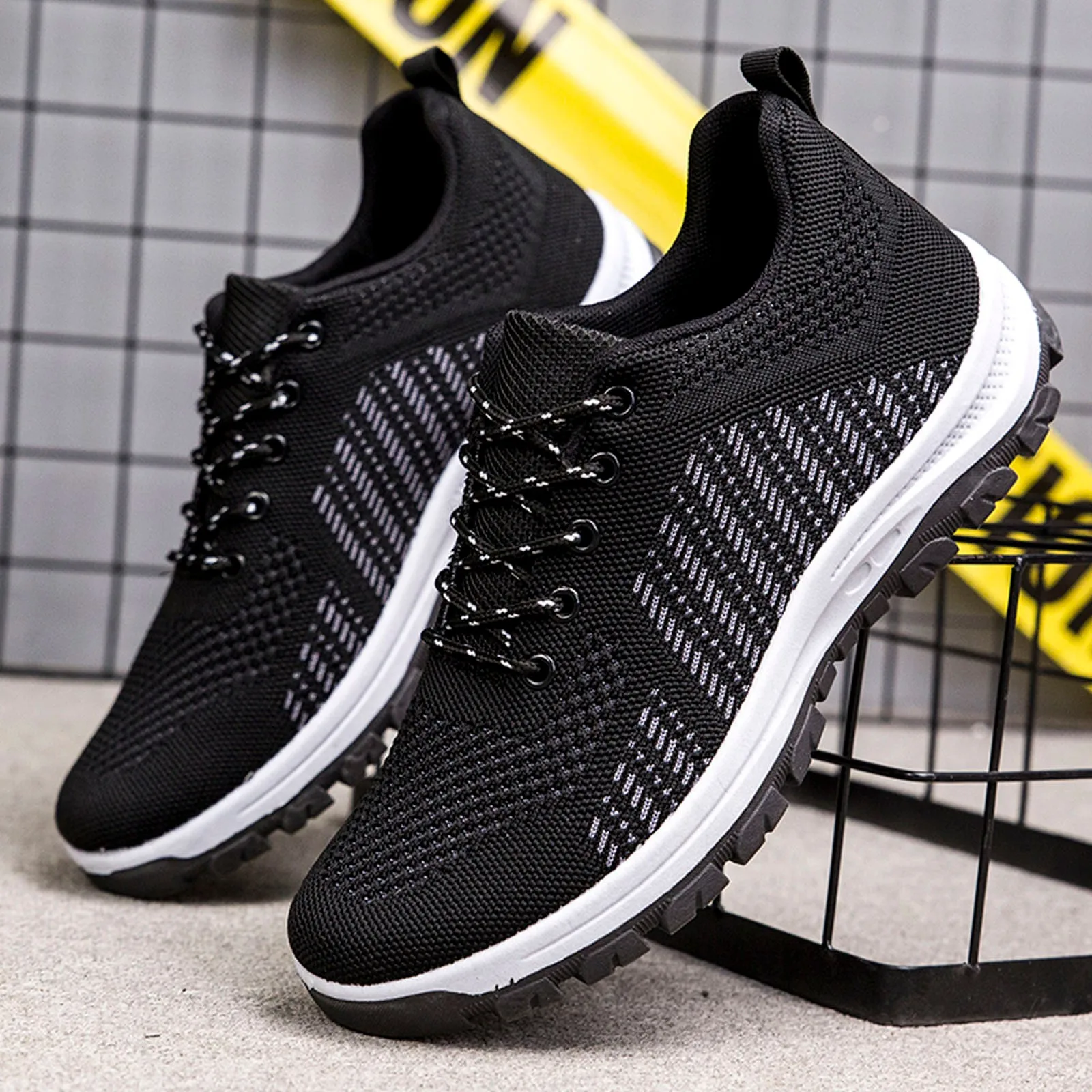 

2022 Spring Men Mesh Sneakers Casual Shoes Lac-up Mens Shoes Lightweight Vulcanize Shoes Hot Walking Sneakers Zapatillas Hombre