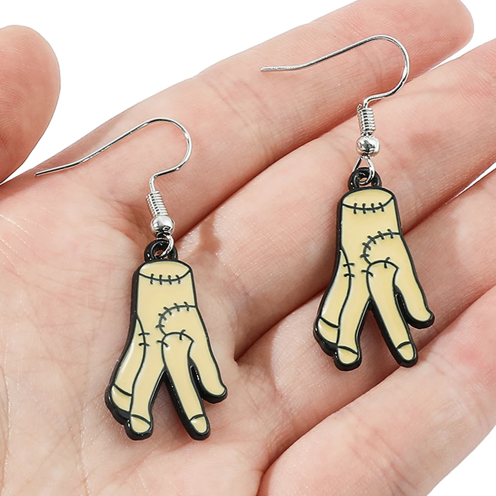 

Wednesday Addams Earrings Cosplay Thing Hand Metal Pendant Ear Drop Earrings for Women Party Fashion Jewelry Accessories Gifts