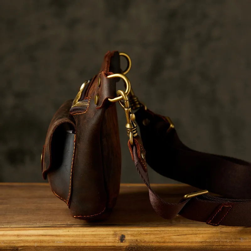 Retro fashion crazy horse cowhide men handmade design saddle bag outdoor leisure mobile phone with wide shoulder strap chest bag