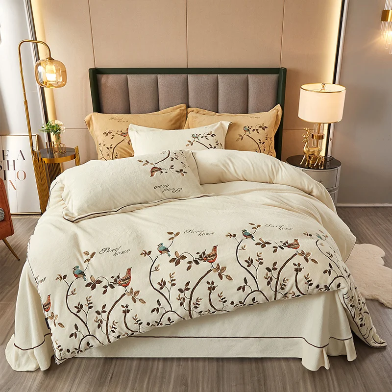 

Luxury American Style Flower And Bird Embroidery Bedding Set Warm Velvet Fleece Quilt Cover Bed Linen Fitted Sheet Pillow Shams