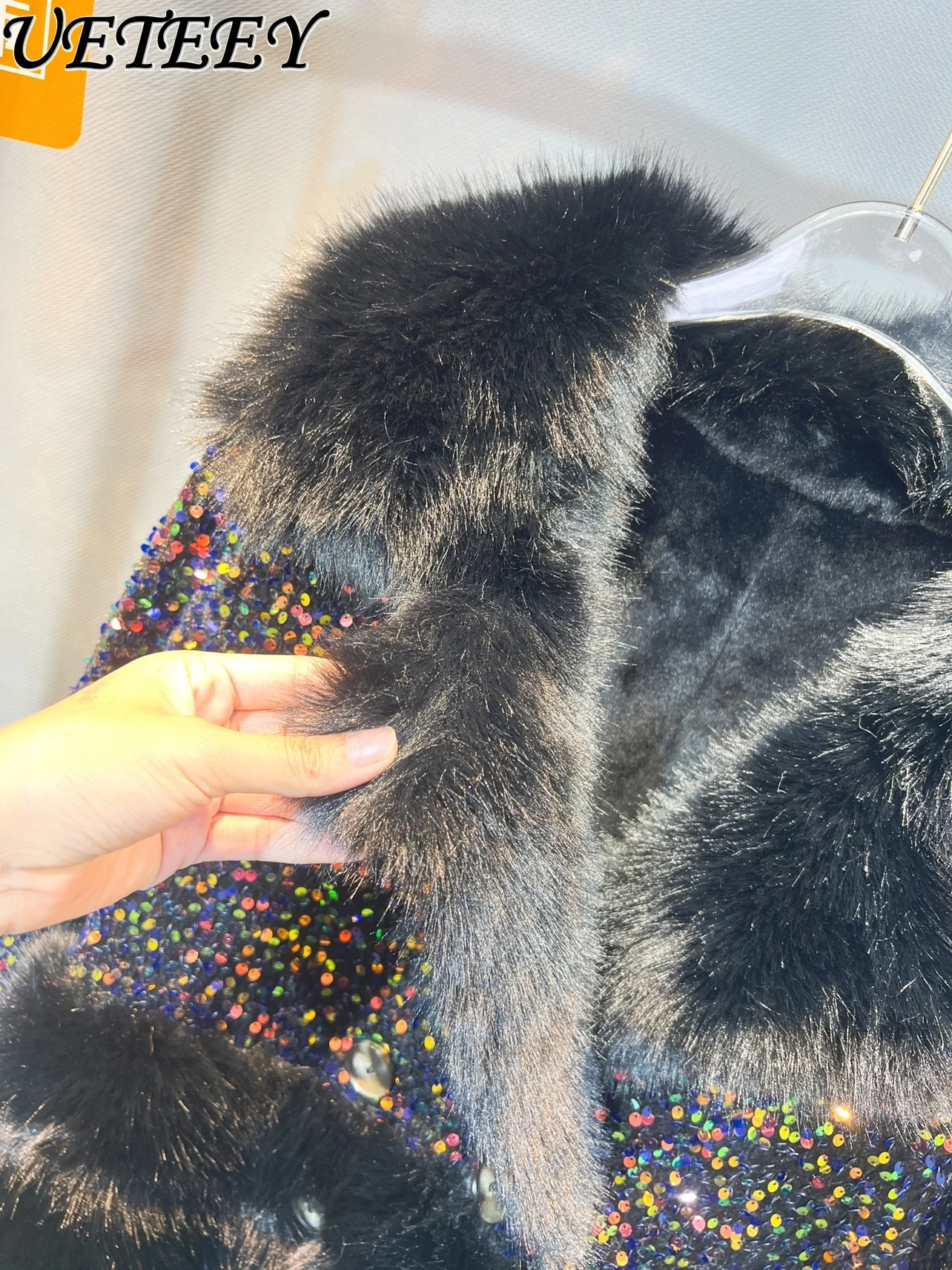 Рисунок 2 - Женское пальто из искусственного