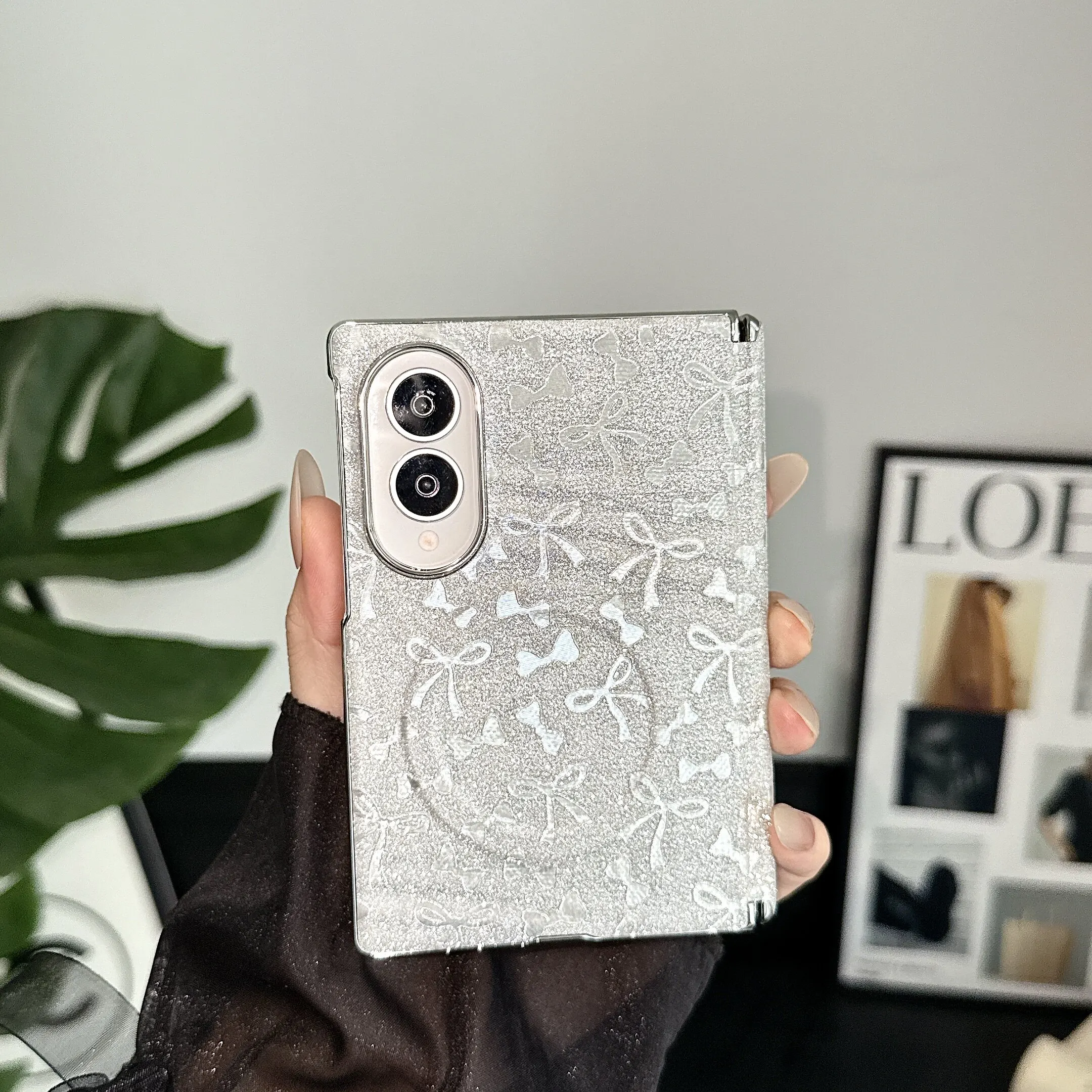 Фото Чехол для Samsung Galaxy Z Fold 8 с блестящим бантом, текстурированным покрытием, защитой шарнира и магнитным креплением для Galaxy Z Fold8 №5