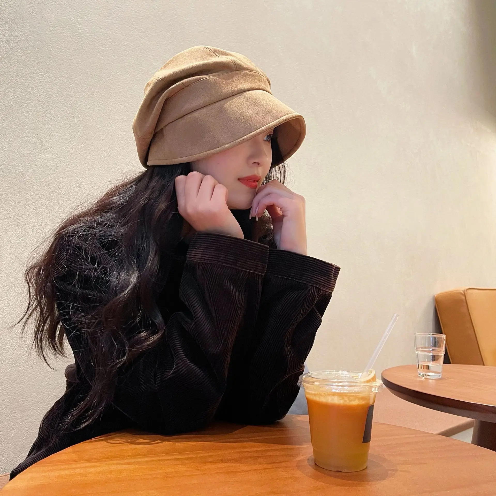 

Японская шляпа для раковины с маленькими полями, однотонная закрывающая лицо, универсальная замшевая шляпа во французском стиле с длинной ...