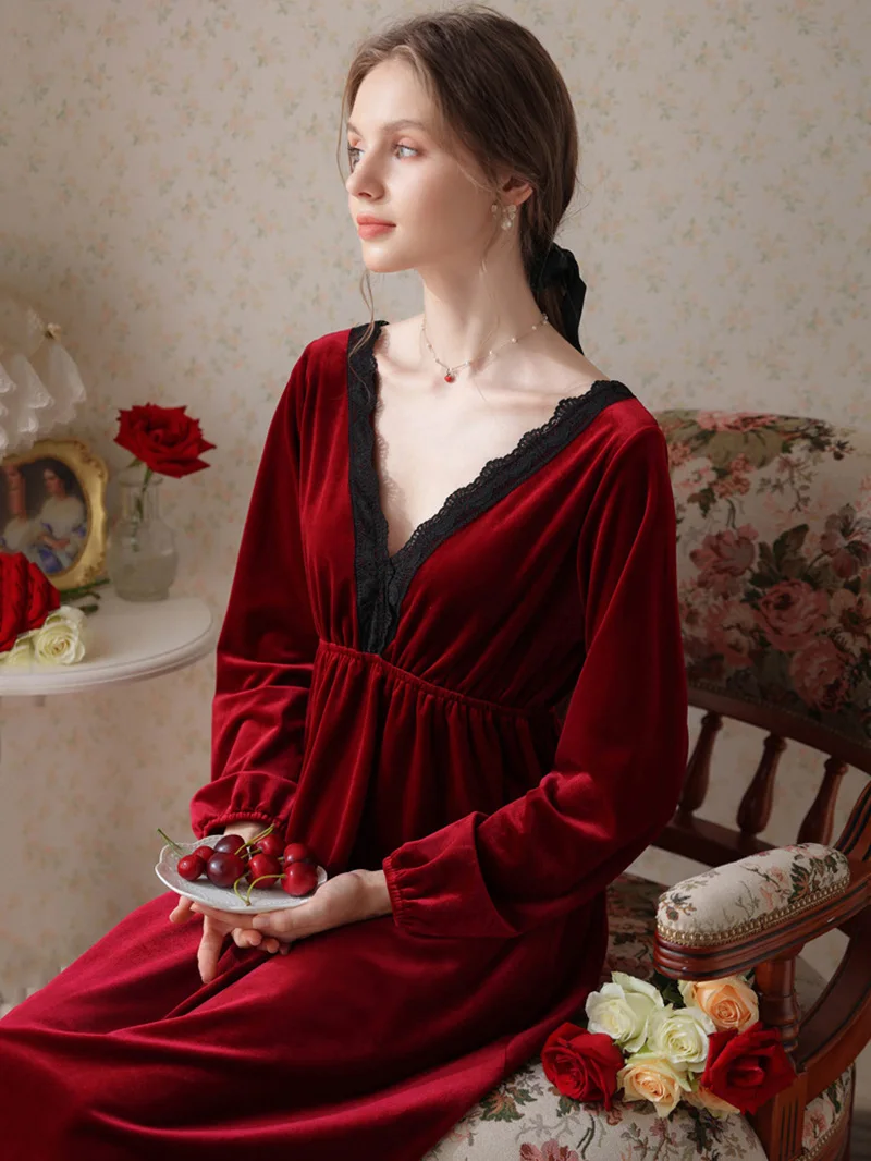 Women Autumn Winter Sexy Velvet Long Princess Nightdress Backless Velour Robe Courtly Style Vintage Nightgown Sleepwear Nightie