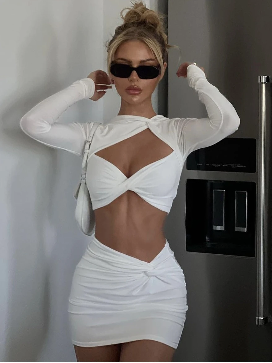 

Женский комплект из двух предметов с юбкой и длинным рукавом