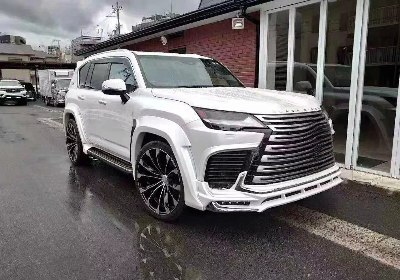 Фото Новинка: Широкий обвес Wald для Lexus LX600 2022-2025 – Высококачественная модернизация кузовных систем №3