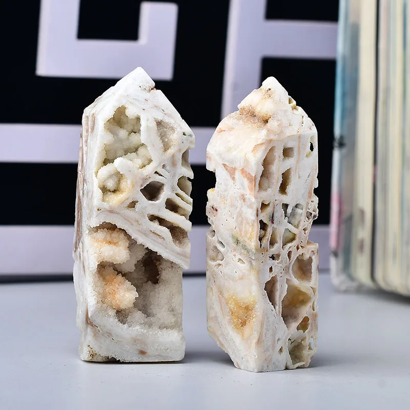 

Кристалльная колонна WHITE AGATE STONE BROTHERS