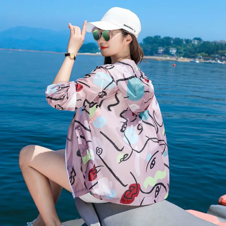 

Women 2022 Summer New Printed Sunscreen Clothing Female UV Loose Hooded Coats Ladies Breathable Sun Protection Jackets E136