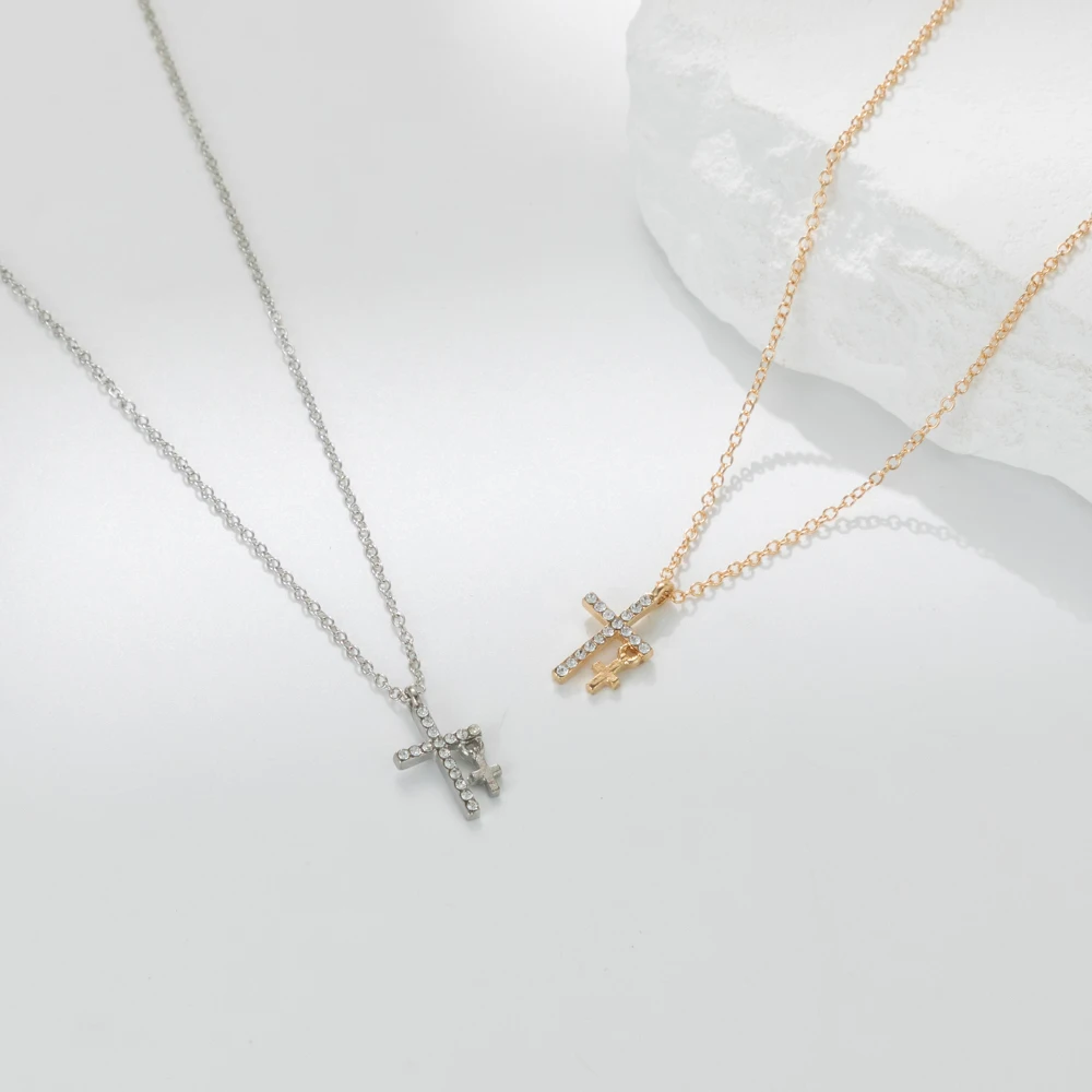 

Exquisite Zircon Necklace Light Luxurious Compact Cross Pendant New Collarbone Chain 2023 Designed Female Niche Summer Jewelry