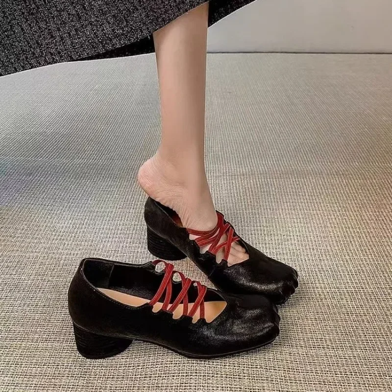 Женские туфли-лодочки на резинке с квадратным носком высоком каблуке