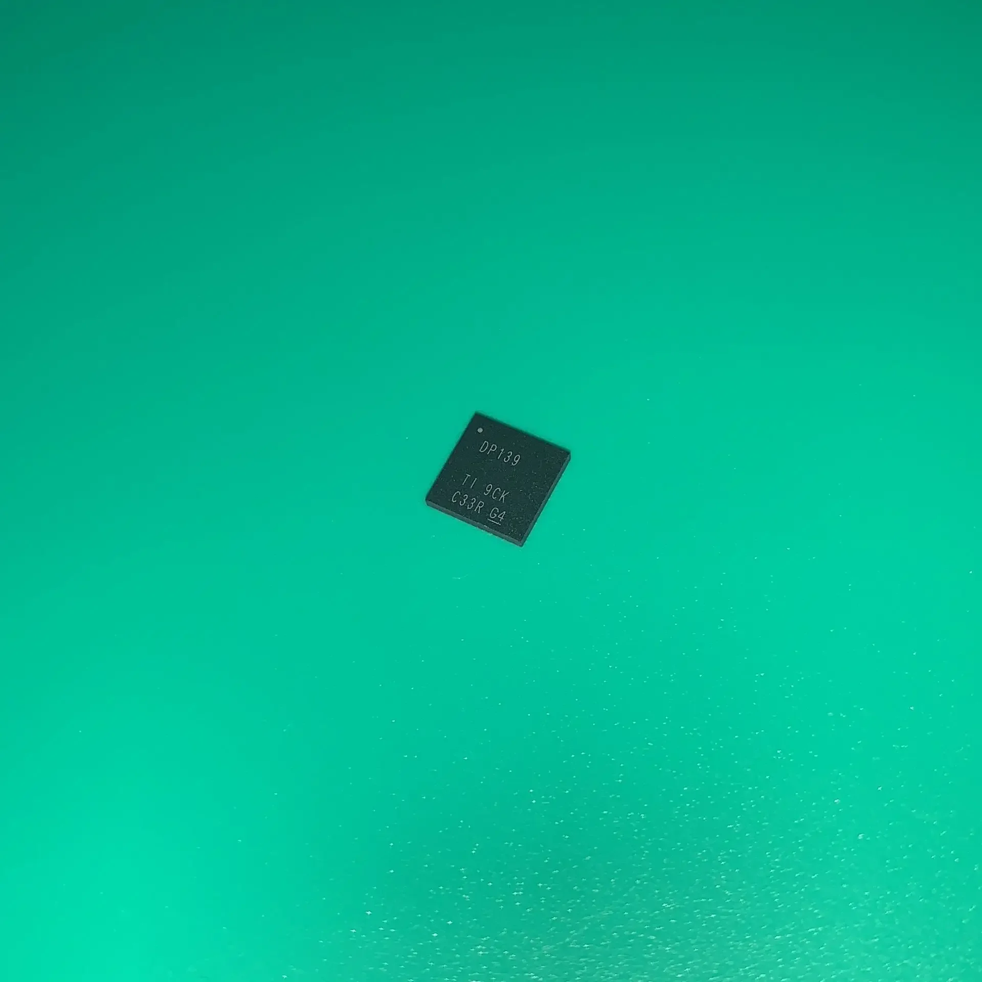 2 шт./лот SN75DP139RGZR VQFN-48 DP139 SN75DP139 RGZR IC DISPLYPRT TO TMDS TLATR 48QFN SN75DP139RGZT SN75DP 139RGZR SN75 DP139RGZR