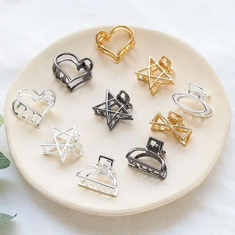 

Fashion Hollow Heart Metal Hair Claw Clips Simple Non Slip Mini Gold Geometric Bangs Barrettes Hair Jaws For Women Girls Daily