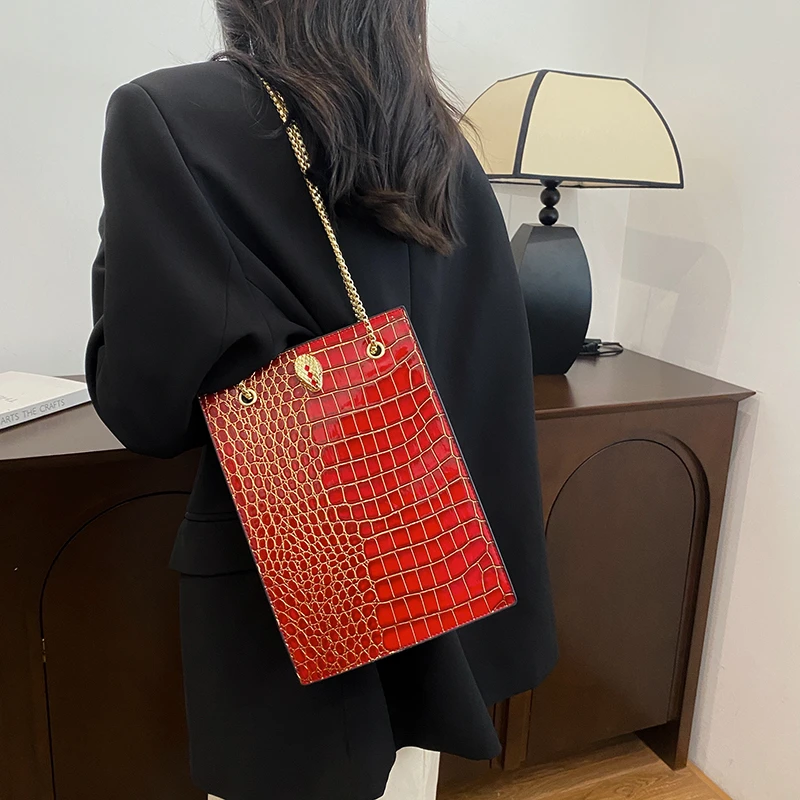 2023 New Fashion Women's Handbags Genuine Leather Crocodile Pattern Vertical Lady Chain Bag Shoulder Messenger Bags For Women