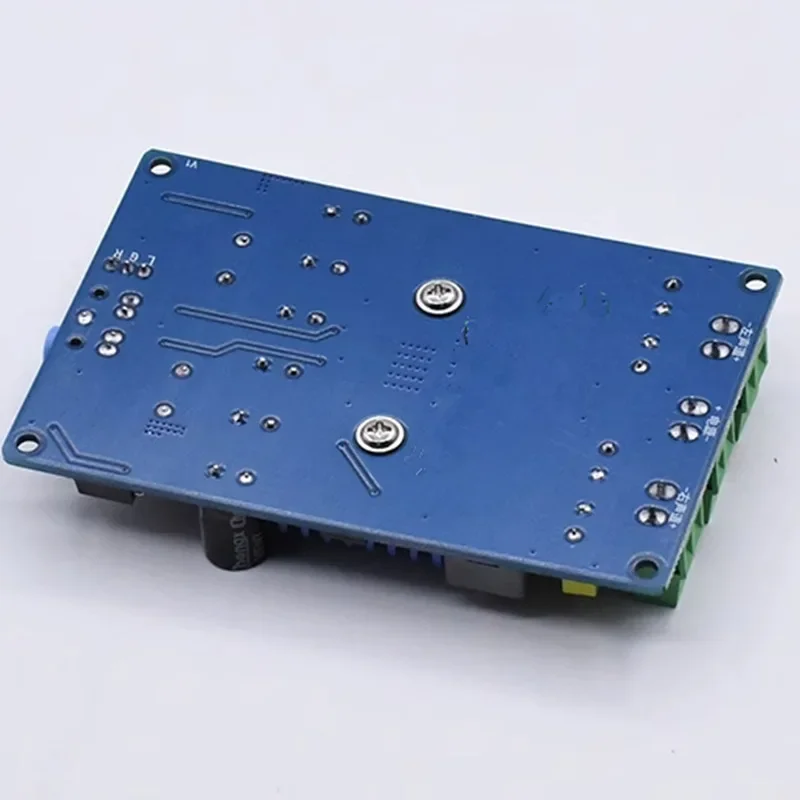 XH-M642 Чехол на тележке 12 В Встроенная плата цифрового усилителя без искажений