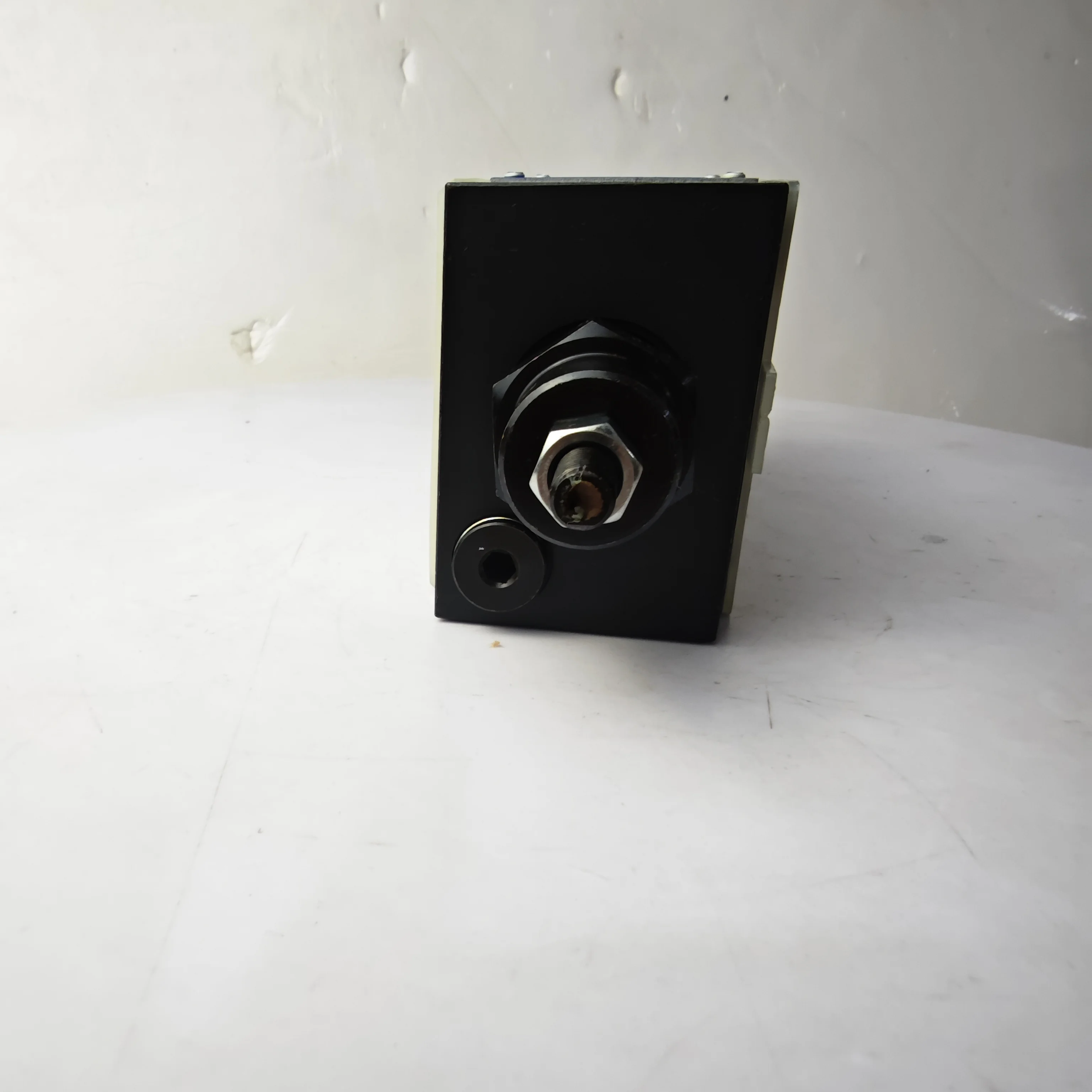 Клапан снижения давления DGMC vic kers