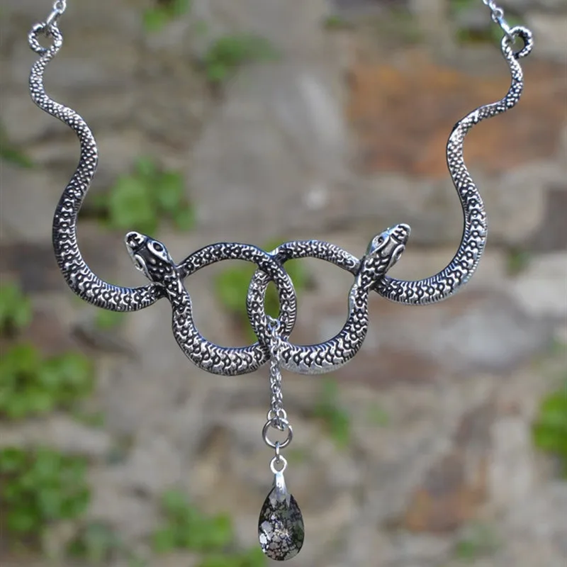 

Gothic Double Snake Entanglement Witch Necklace with Crystal Pendant Medusa Snake Necklace Ladies Fashion Jewelry Gift
