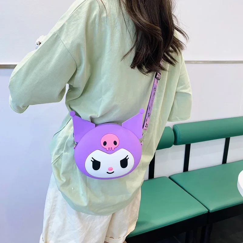 Фото MINISO Sanrio сумка Kawaii Kawaii Kuromi силиконовая сумка на плечо водостойкий кошелек для монет мультяшная кукла сумка через плечо для ребенка на день рождения №5