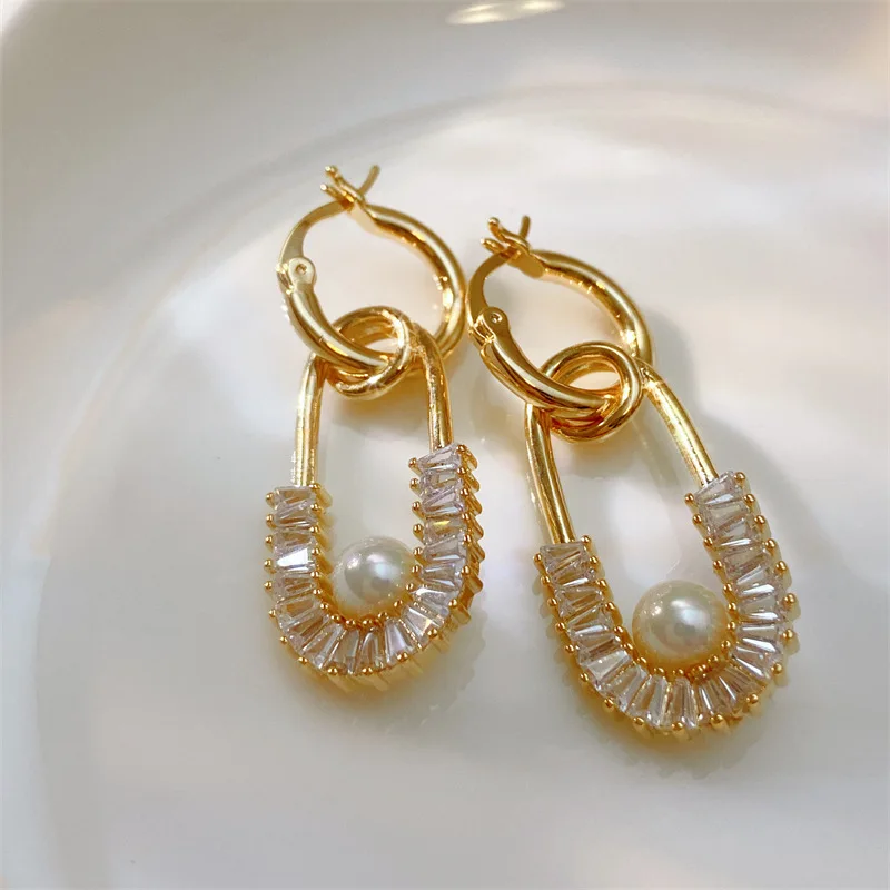 

Light luxury design geometric pin zircon pearl earrings with T square zirconia tide temperament earrings