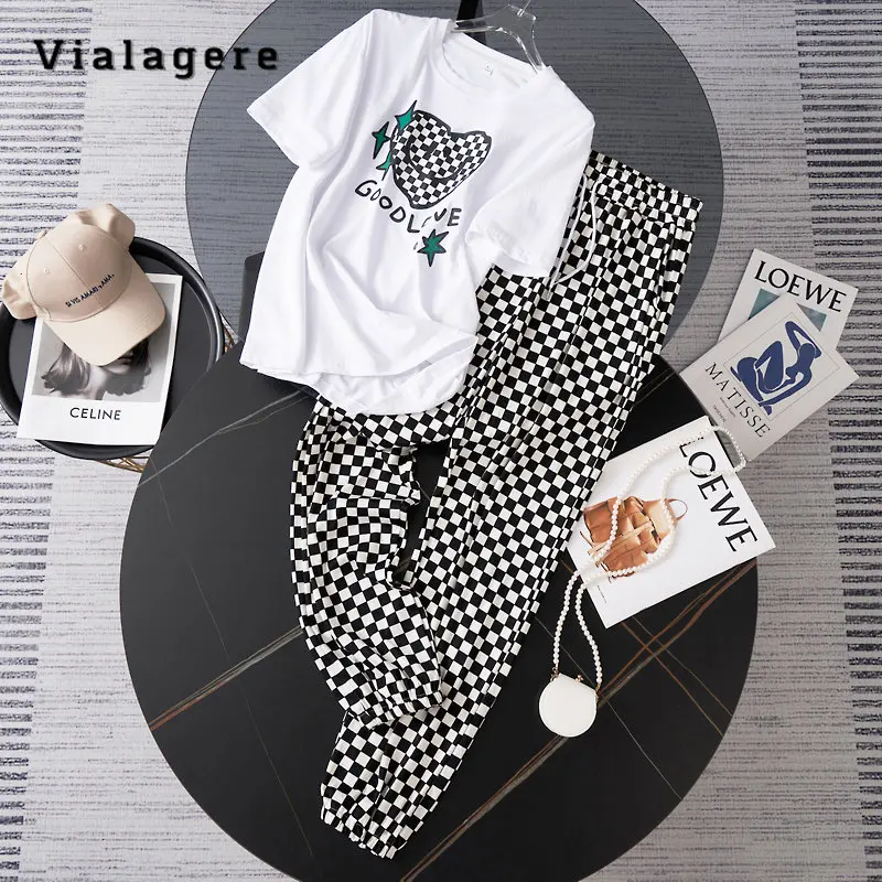 

2023 Summer Women Two Piece Sets Short Sleeve Heart -shaped Printed Tops +Elastic Waist Plaid Trousers Casual Female Pants Suits