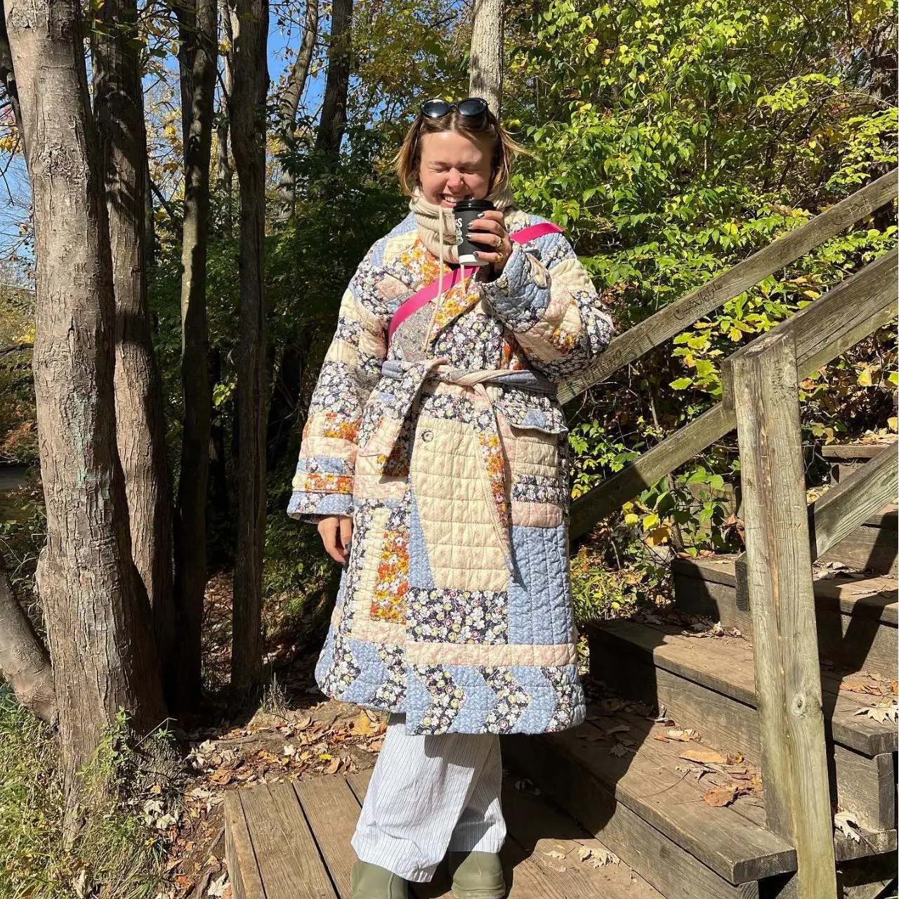 Женская длинная стеганая парка с поясом